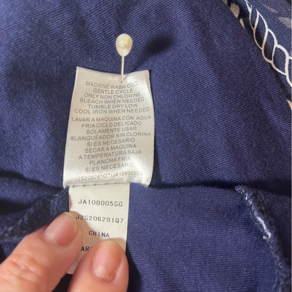 Joseph A unique, sheer dolman sleeve over tank blouse in navy blue size medium. - Picture 5 of 10